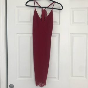 Lulu’s, size small, maroon